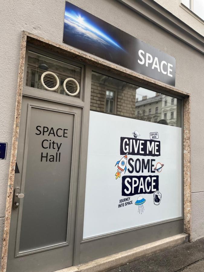 Space - Hall Kapselhotel Wien